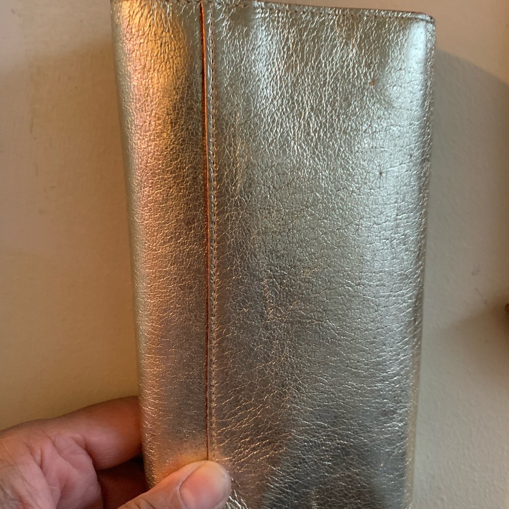 Beautiful Gold Wallet - Picture 2 of 5